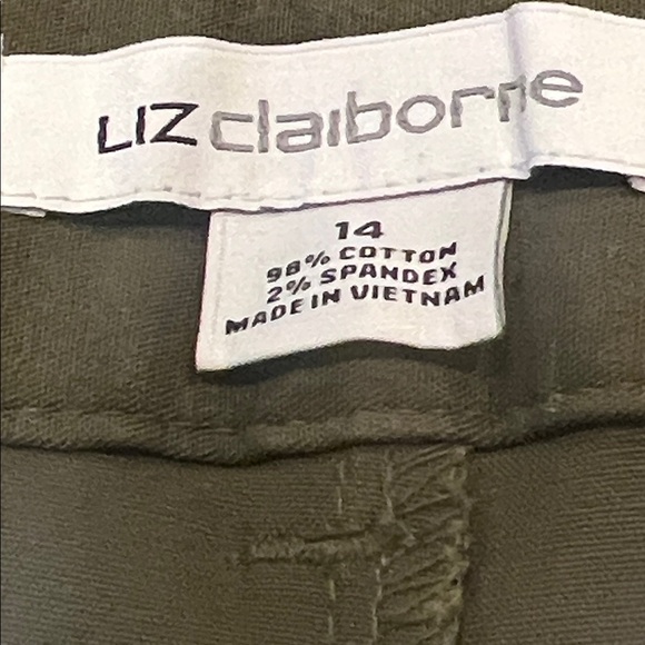 NWT Liz Claiborne Emma Style Olive Green Shorts Modest Cotton/Spandex - Picture 8 of 11